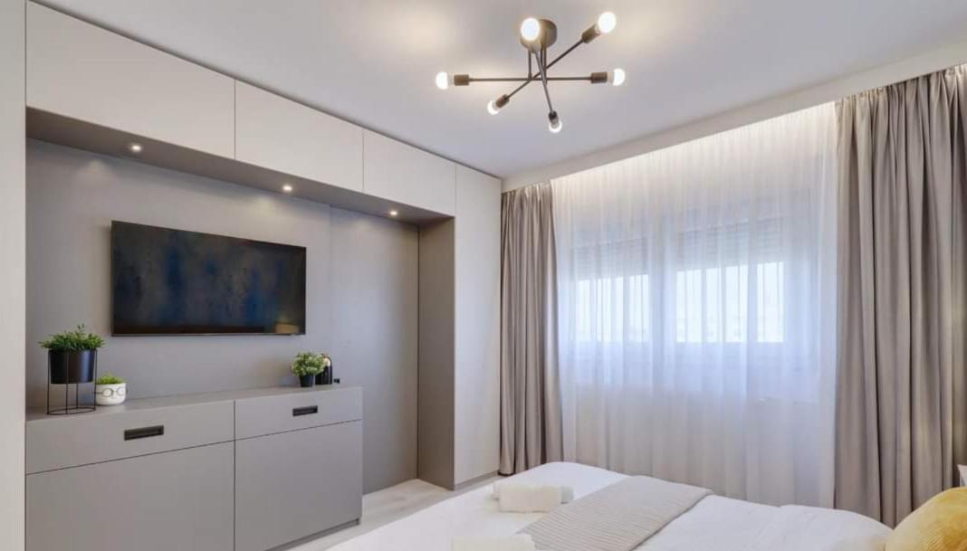 Government Deluxe Studio By Magic Apartments Букурещ Екстериор снимка