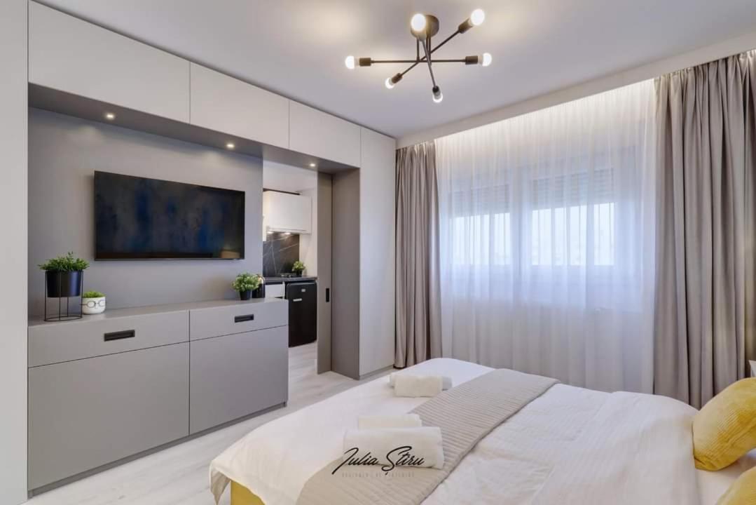 Government Deluxe Studio By Magic Apartments Букурещ Екстериор снимка